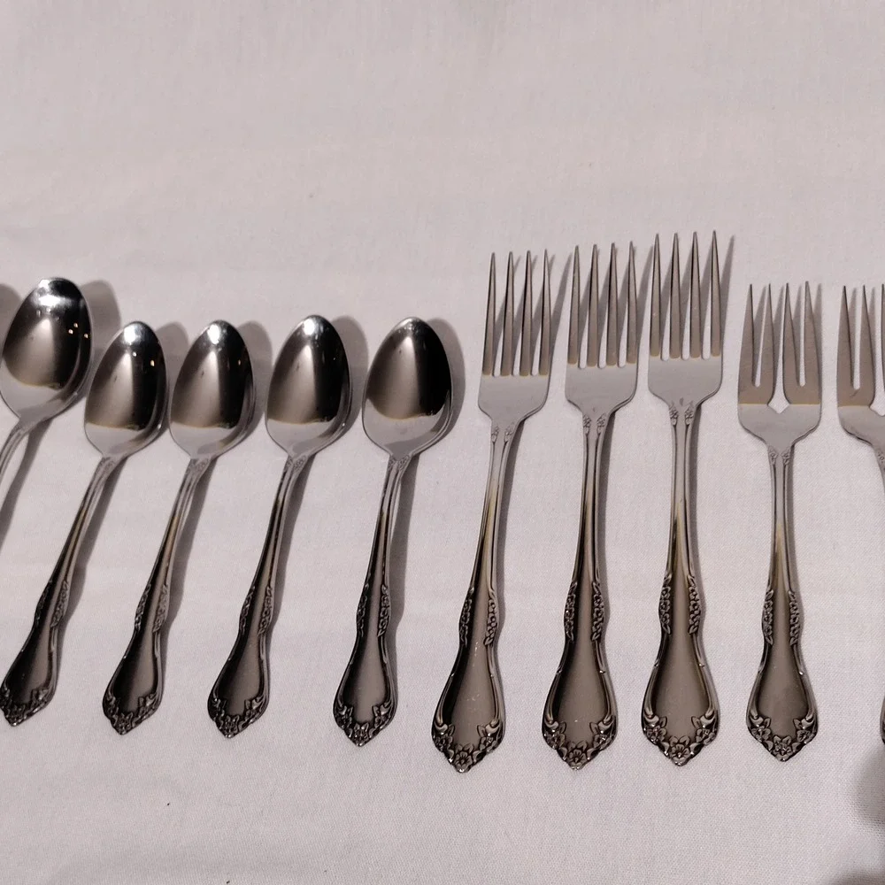 Wm A Rogers Oneida Mansfield Amadeus Stainless Flatware Set 15pc Ornate